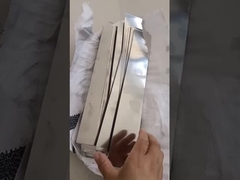 ছোট স্টেইনলেস স্টীল শীট প্রদর্শন